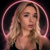 Emily_Hartt